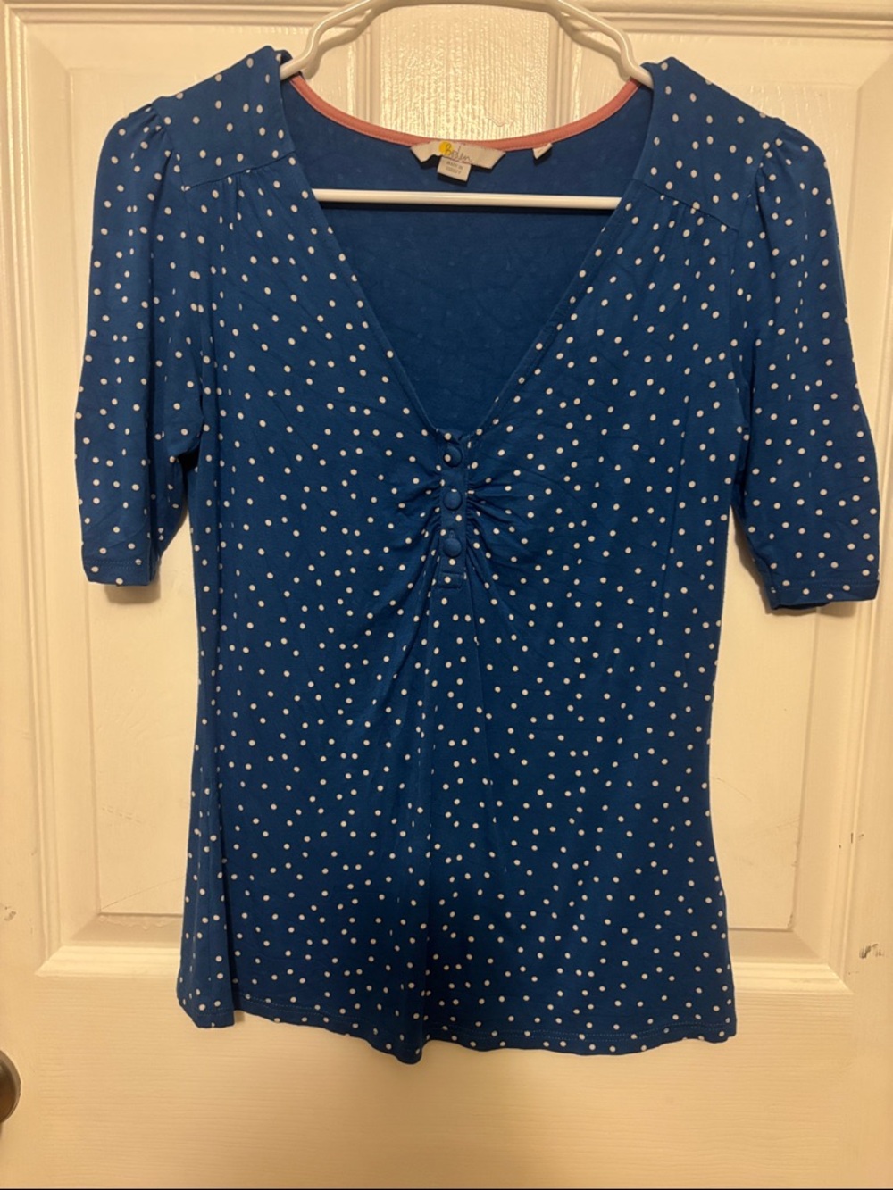 Boden Blue Polka Dot V‑Neck Short Sleeve Tee